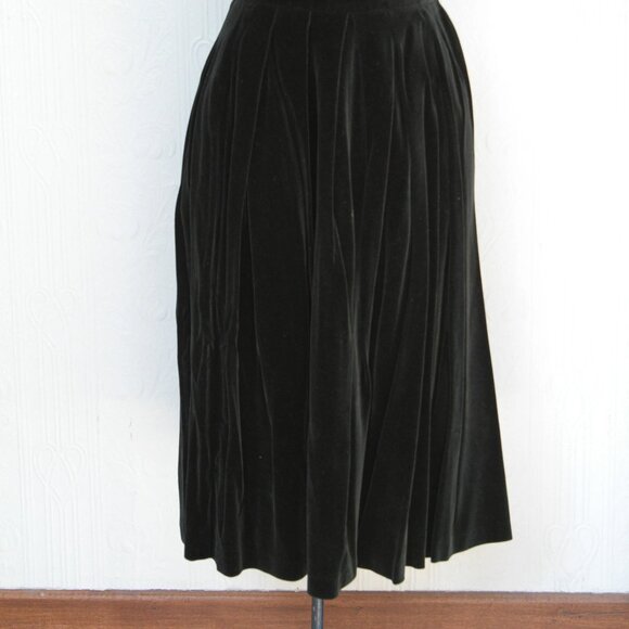 50's black velvet skirt small size - Picture 3 of 3